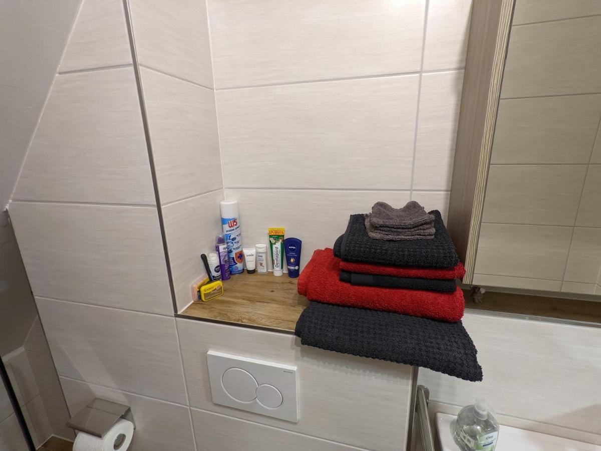Grosses Zimmer Mit Eigenem Bad/Flur Apartment Emsbueren Bagian luar foto